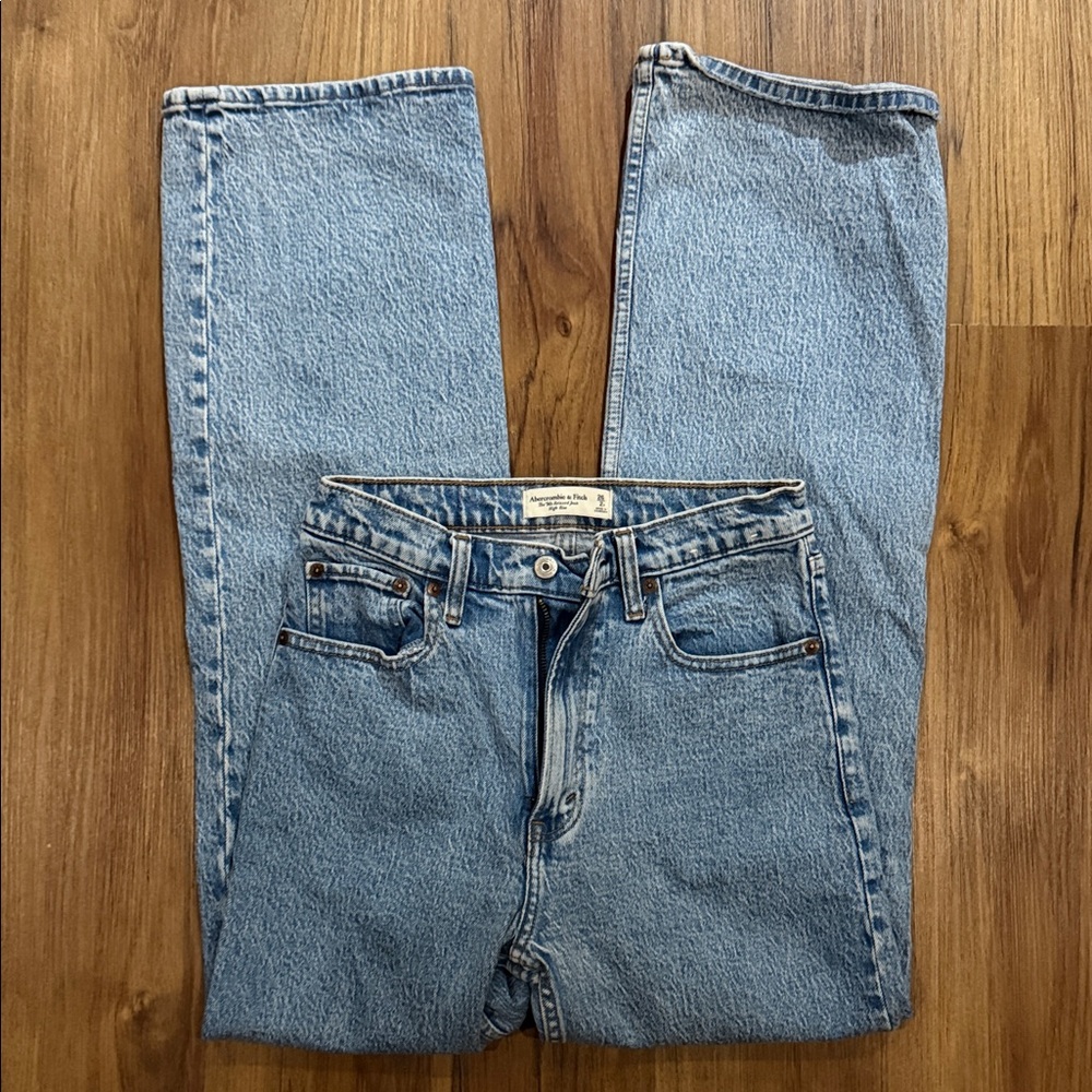 Abercrombie & Fitch 90’s Relaxed High Rise Jean